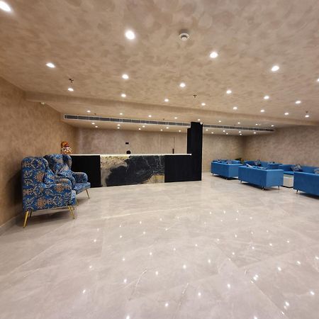 Dolphin Club Hotel Chinhat Buitenkant foto