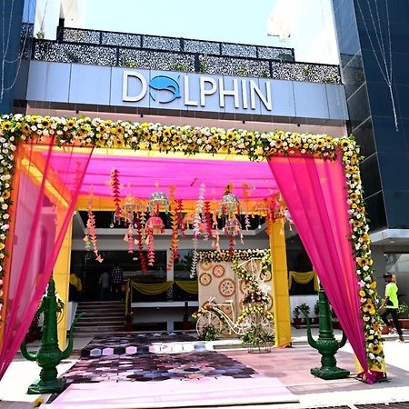 Dolphin Club Hotel Chinhat Buitenkant foto